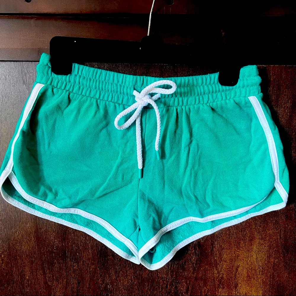 Garage “dolphin booty short”
